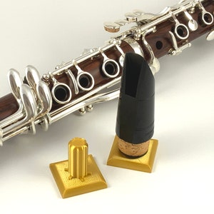 Clarinet mouthpiece display and drying stand image 3