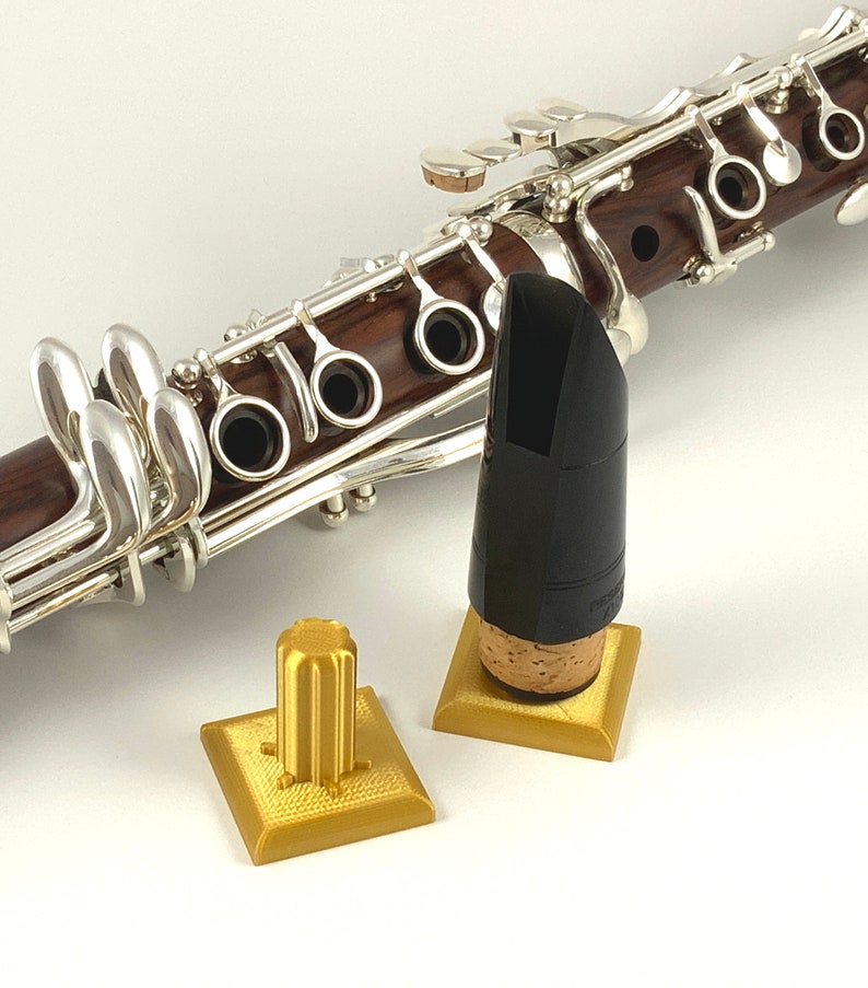 Clarinet mouthpiece display and drying stand image 3