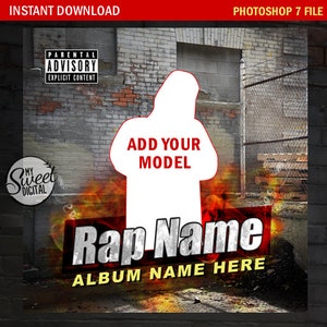 Pu&ograve; includere: Un modello digitale per una copertina di album rap con un muro di mattoni, una recinzione a maglie e una silhouette bianca di una persona con il testo "Aggiungi il tuo modello" in rosso. Il testo "Rap Name" &egrave; in grandi lettere rosse e bianche con il testo "Nome dell'album qui" in giallo sotto.