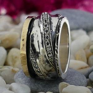 Anel de metal misto Anel giratório exclusivo de dois tons em ouro amarelo 9k sólido e prata esterlina 925 conjunto cúbico de 2,16 quilates com zircônia, anel largo de dois tons