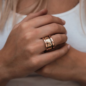 Einzigartiges, handgefertigtes,zeitgenössisches Design,zweifarbiger Spinner-Ring aus massivem 9K Gelb- und Roségold und 925er Sterlingsilber