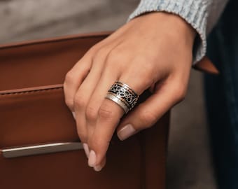 Two Tone Spinner Ring: 9k Gold & Sterling Silver Hammered Band