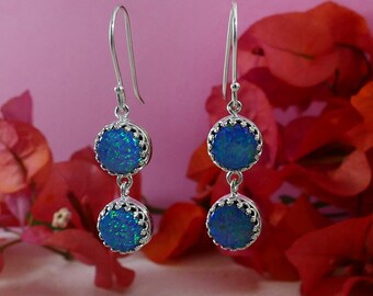 Örhängen i 925 sterlingsilver med blå opal, unik design
