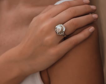 Unique White Pearl Statment Ring  925 Sterling Silver
