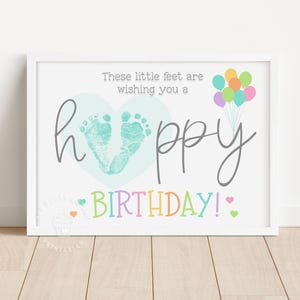 Cartão de arte com pegadas de feliz aniversário para imprimir, presente de aniversário para mãe, pai, avó, avô, tia, tio, cartão de arte com pegadas, lembrança para bebê recém-nascido
