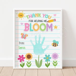 Manualidad con huella de mano para maestra, regalo imprimible Gracias por ayudarme a FLORECER Agradecimiento a la maestra Preescolar Guardería Jardín de infantes Actividad de manualidad Niño pequeño