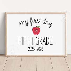 First day of 5th GRADE school sign printable Back to FIFTH grade sign 1st day of 5th Grade Apple School SIGN Printable Chalkboard sign BW101