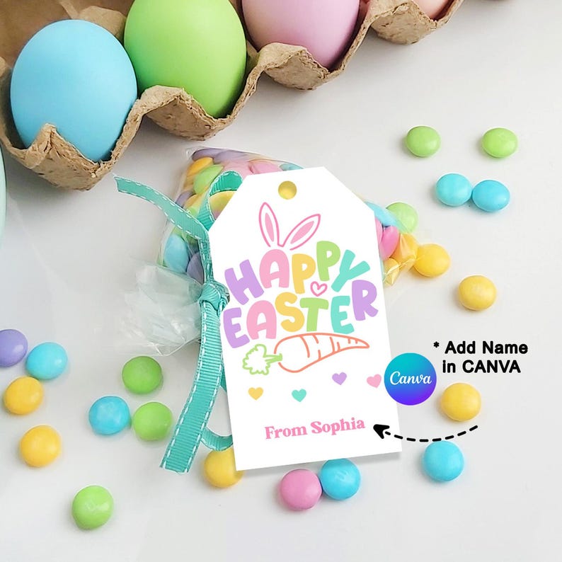 Pu&ograve; includere: Un'etichetta regalo bianca con un design colorato "Buona Pasqua" che presenta un coniglio e una carota. L'etichetta dice "Da Sophia" e ha una nota per aggiungere un nome in Canva.