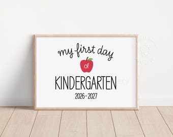 Erster Schultag Schild KINDERGARTEN, Erster Tag des Kindergartens Kreidetafel Apfel BW101