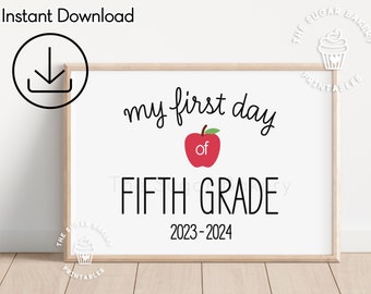 First day of school sign 5th GRADE, Back to school FIFTH grade sign, 1st day 5th Grade Apple School SIGN, Printable Chalkboard Sign,  BW101