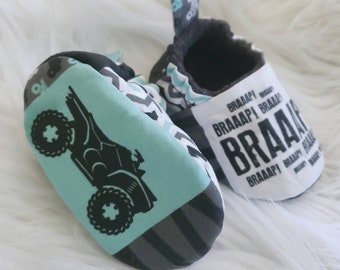 Babyschoentjes | "Little Dirt Never Hurt" | Babymocassins | Babyslofjes | Zachte zool | Cadeaus voor baby | Babyshower | ATV | Vierwieler