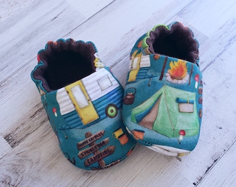 Sapatos de bebê | Vida no acampamento | Mocassins com sola macia | Berçário de Aventura | Chá de bebê | Presentes Bebé e Criança | Explorador ao ar livre | Caminhada