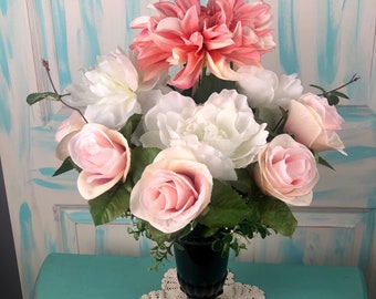 Rose Bouquet Table Arrangement, Flowers in Vase,  Centerpiece, Table Arrangement, Flower Arrangement, Spring Arrangement, Summer Arrangement