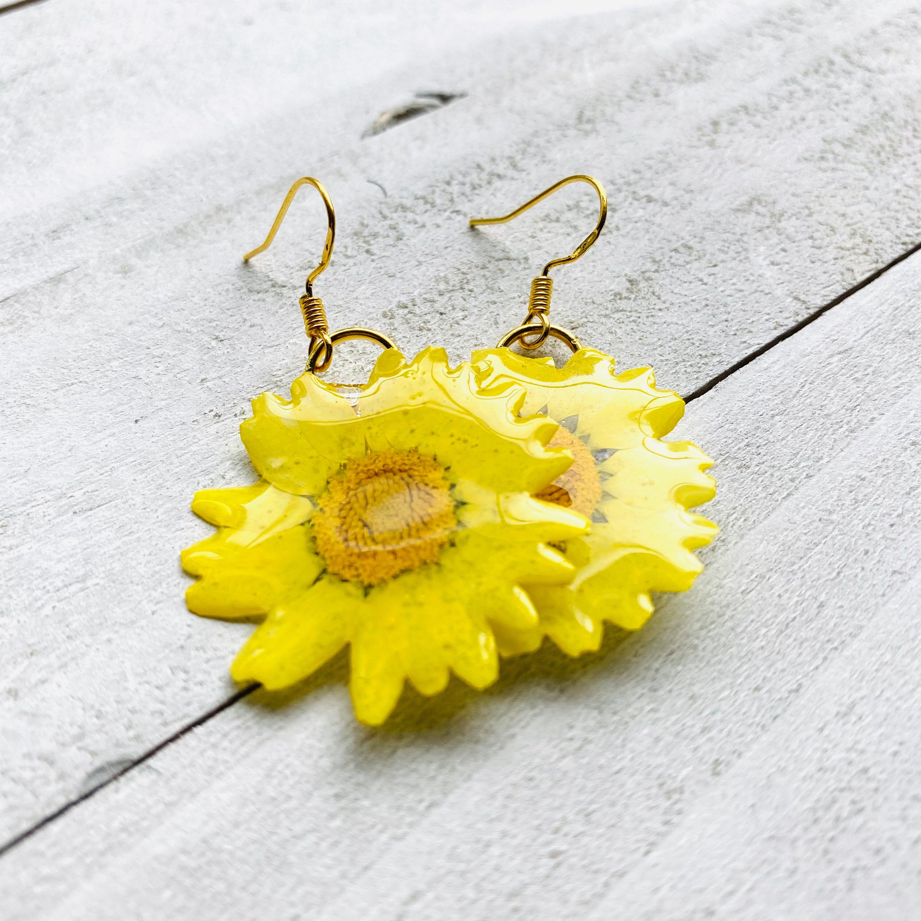 Yellow Daisy Earrings Flower Earrings Resin Earrings Etsy