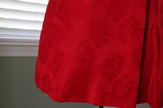 Early 1960s Red Rose Brocade Cocktail Dress - image 8