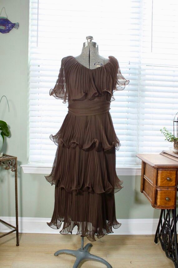 1960s Brown Chiffon Rippled Plisse Dress - image 3