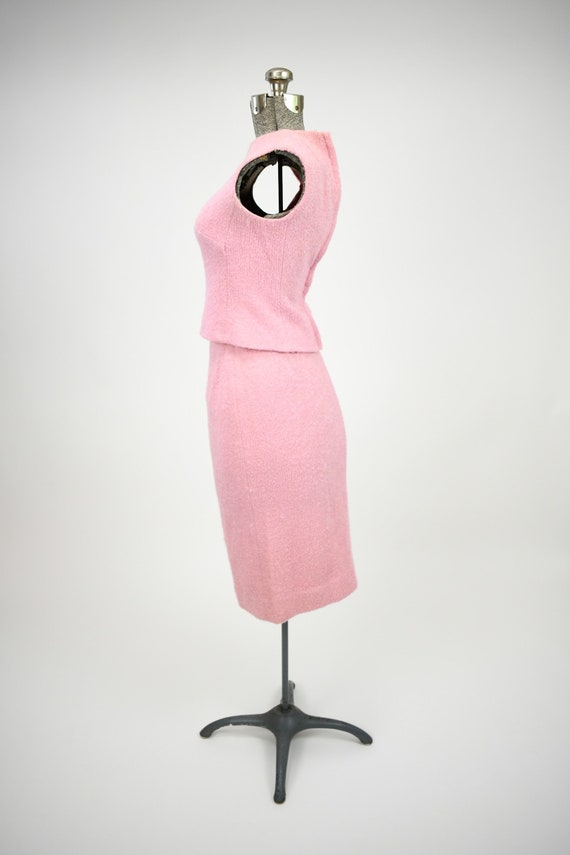 Early 1960s Bubblegum Pink Wool Boucle 3 pc. Suit… - image 5