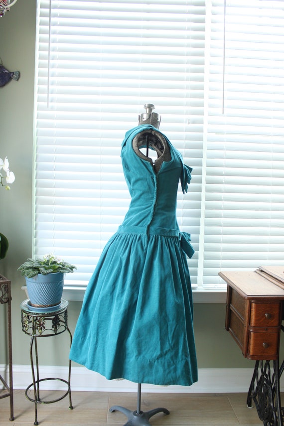 1950s Teal Corduroy Dress with Dropwaist and Sail… - image 7