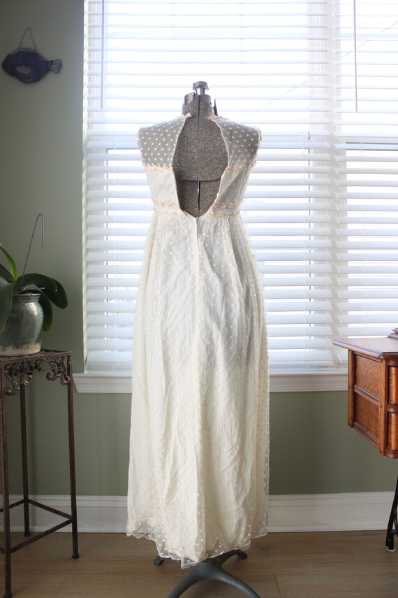 1960s-70s Swiss Dot Maxi with Cream Floral Trim - image 9