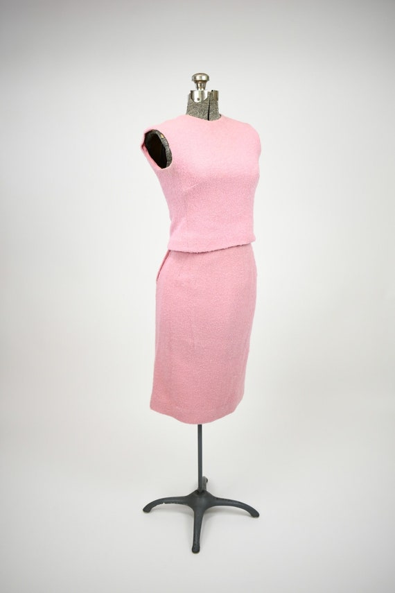 Early 1960s Bubblegum Pink Wool Boucle 3 pc. Suit… - image 4