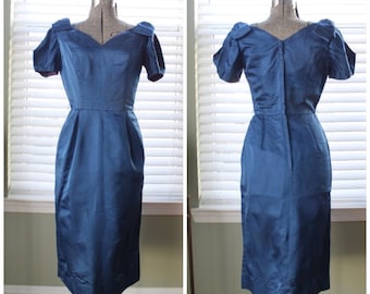 1960er Jahre tief blau Wiggle Kleid mit Ärmel Schnitt Ausschnitten und Schleifen