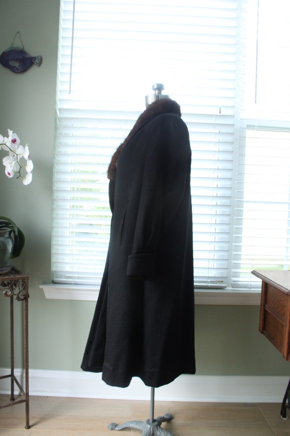 1940s Black Wool Swing Coat with Red Mink Trim - image 4