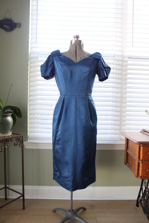 1960s Deep Blue Wiggle Dress with Sleeve Cut Outs… - image 9