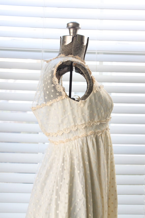 1960s-70s Swiss Dot Maxi with Cream Floral Trim - image 7