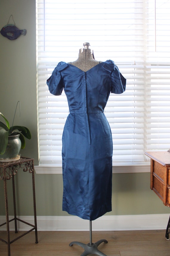 1960s Deep Blue Wiggle Dress with Sleeve Cut Outs… - image 8