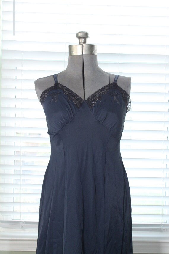 1950s Nylon Navy with Black Lace Nightgown/Slip - image 5