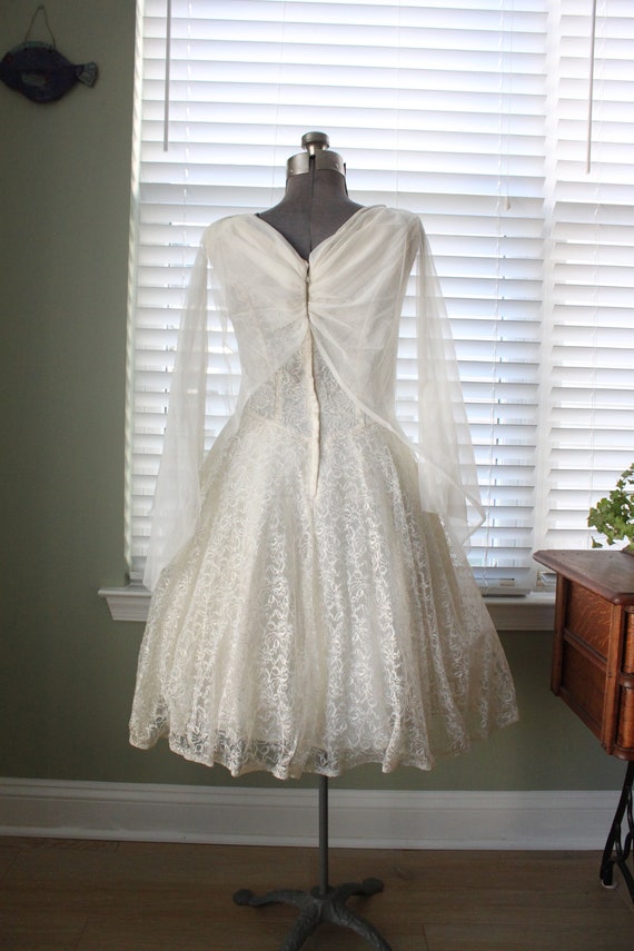 1950s Off-White Lace Party Dress with Chiffon Sca… - image 6