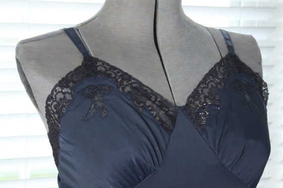 1950s Nylon Navy with Black Lace Nightgown/Slip - image 3