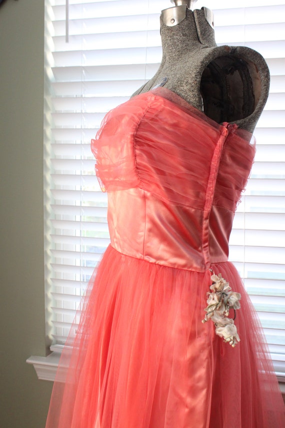 1940s-1950s Coral Tulle Floor-Length Prom Dress - image 4