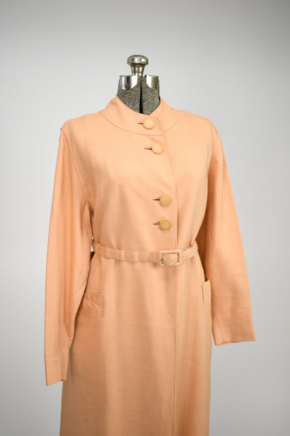 1960s Pale Peach Linen Coat Dress with Bucket Poc… - image 9