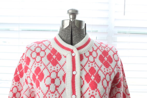 1960s Argyle and Daisies Knit Cardigan - image 3