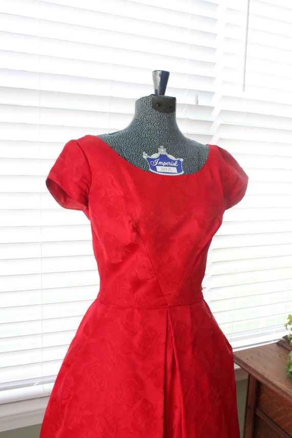 Early 1960s Red Rose Brocade Cocktail Dress - image 3