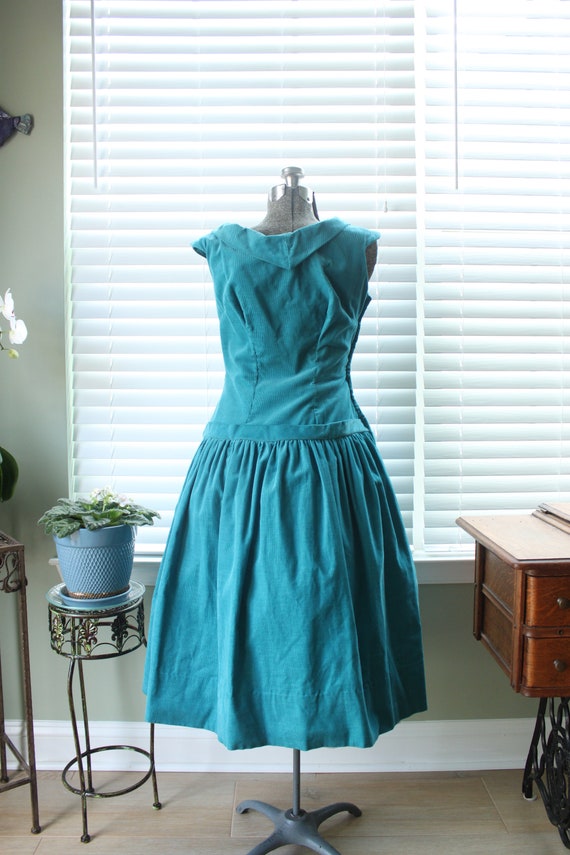 1950s Teal Corduroy Dress with Dropwaist and Sail… - image 6