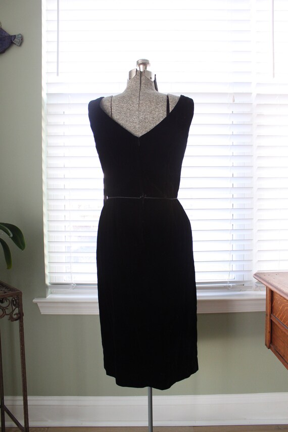 1960s Ink Black velvet Wiggle Dress with Long Sat… - image 9