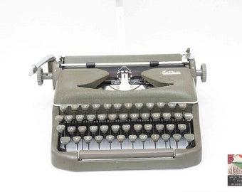 vintage typewriter ERIKA Mod. 11 green matte (tw80), 1950's, with ribbon, fully functional! very rare!