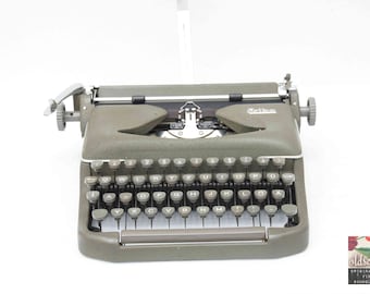 Máquina de escribir vintage Erika modelo 11 / Verde mate excepcional, totalmente funcional