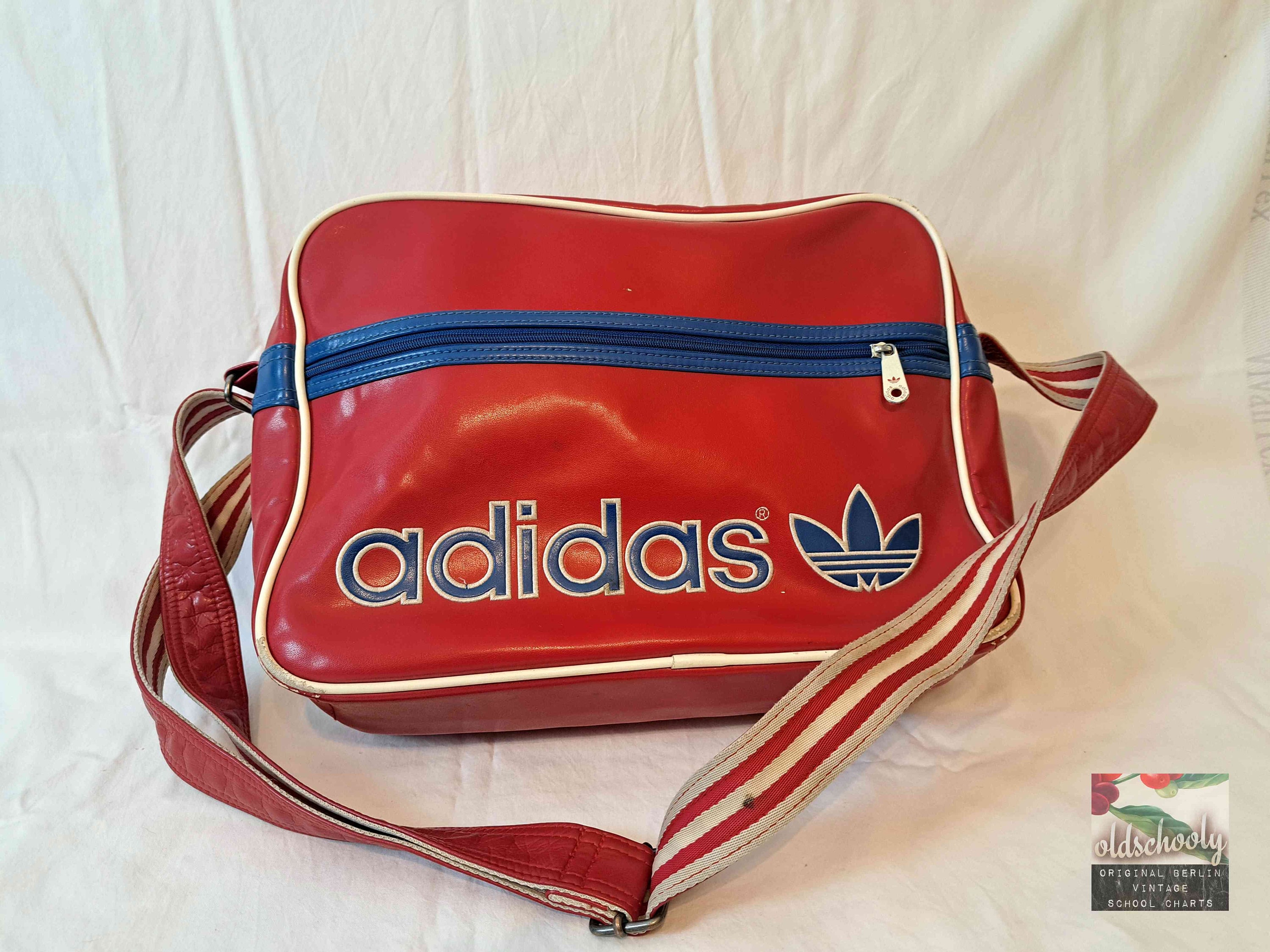 Vintage Sport Bag Adidas 19 Original 1980s blue Red Rare Vintage Sport Bag Adidas 19 Original 1980s blue Red Rare