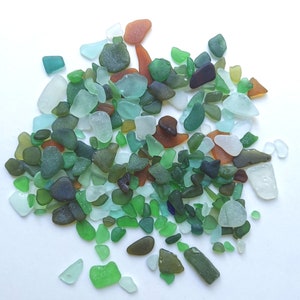 200 Small and Tiny Multicolored Genuine Sea Glass pieces 0.5 cm - 3 cm / 0.19&#39;&#39;-1. 18&#39;&#39;, Sea Glass Art Supply