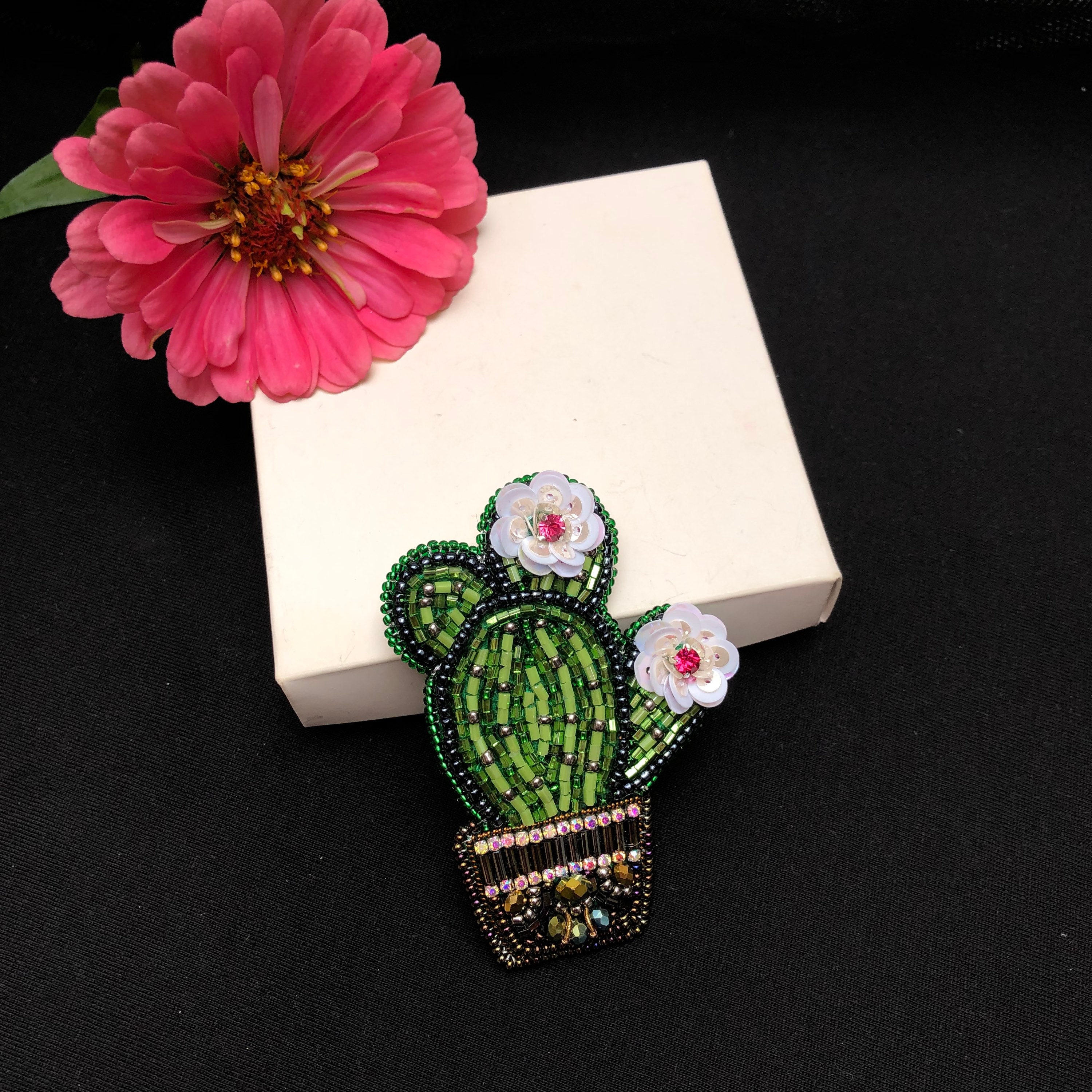Brooches Pin For Women Men Kids Plant Green Cactus Funny Metal Enamel Pins  Fashion Jewlery Birthday Gift Wholesale From Linry198900, $0.62