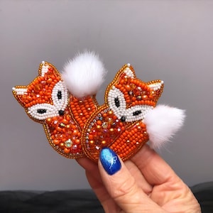 Fox brooch, woodland animal pin, handmade fox jewelry, cute animal brooch, gift for animal lover, forest accessory, Christmas gift