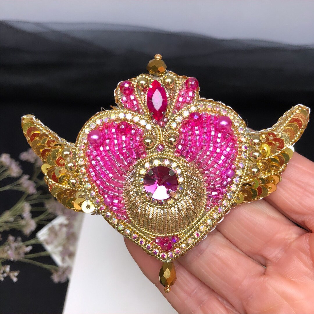 thumbnail interactive-video image 1 of Sailor Moon Enamel Pins Brooch Cartoon Usagi Ami Rei Makoto Minako Metal Badge Brooches Hats Clothes Backpack Decoration Jewelry 1 of 10