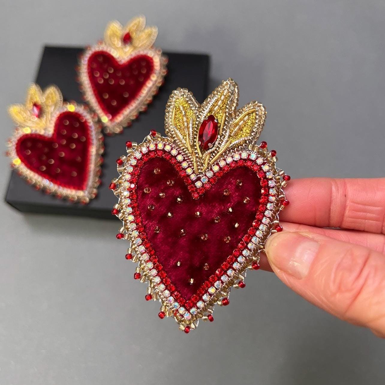 【Sinoon】 Beaded Heart Brooch Anatomical Heart Beaded Brooch, Embroidery Brooch Heart