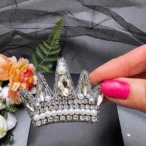 Broszka ze srebrną koroną, korona Vintage, męska srebrna broszka z klapą marynarki, prezent unisex, zroszony korona królewska, prezent dla mężczyzny, prezent na Boże Narodzenie