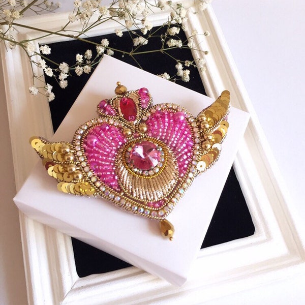 Sailor Moon Brosche Anstecknadel, Criss Moon Compact, Sailor Moon Schmuck, Cosmic Heart Compact, Mondprisma, Jibbitz Anime, Brosche Herz, Heiliges Herz