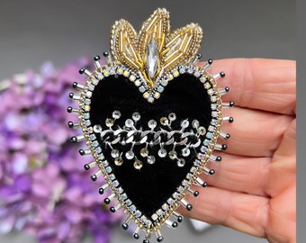 Broche de corazón sagrado, joyería de mal de ojo, talismán, regalo de Navidad, collar de corazón sagrado, corazón de Sailor Moon, adorno sagrado, collar de terciopelo