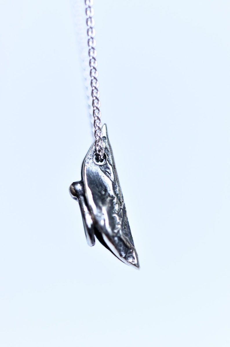 Mini Vulva Halskette - Pendentif Vulve - Vagina Anhänger - Feministischer Schmuck - Handgemacht von Kieve Pauzé Bild 7